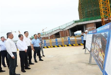 柳州市委書記吳煒、市長張壯到第十二分公司項目調(diào)研指導