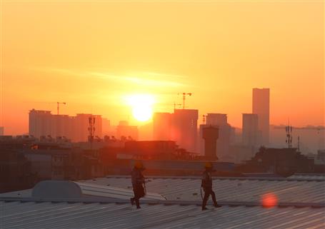 【媒體關注】新華網(wǎng)、人民網(wǎng)等媒體報道冶建公司戰(zhàn)高溫搶進度
