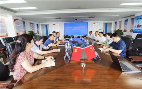 侯立林、李靜丹與廣西廣投臨港工業(yè)有限公司董事長麥勇軍舉行工作會談