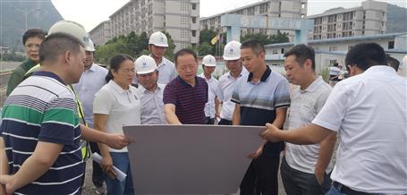 柳州市軌道集團(tuán)董事長(zhǎng)胡建軍到冶建第二分公司項(xiàng)目調(diào)研指導(dǎo)
