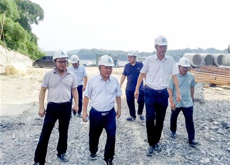 唐峰、何勇到桂東分公司項(xiàng)目開展2023年第二季度安全生產(chǎn)質(zhì)量綜合大檢查暨“圍墻內(nèi)圍墻外”和“以包代管”專項(xiàng)檢查