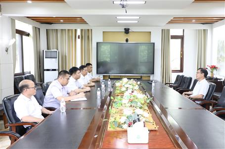 陳禮松與廣西生態(tài)工程職業(yè)技術(shù)學(xué)院校長馮昌信舉行工作會談