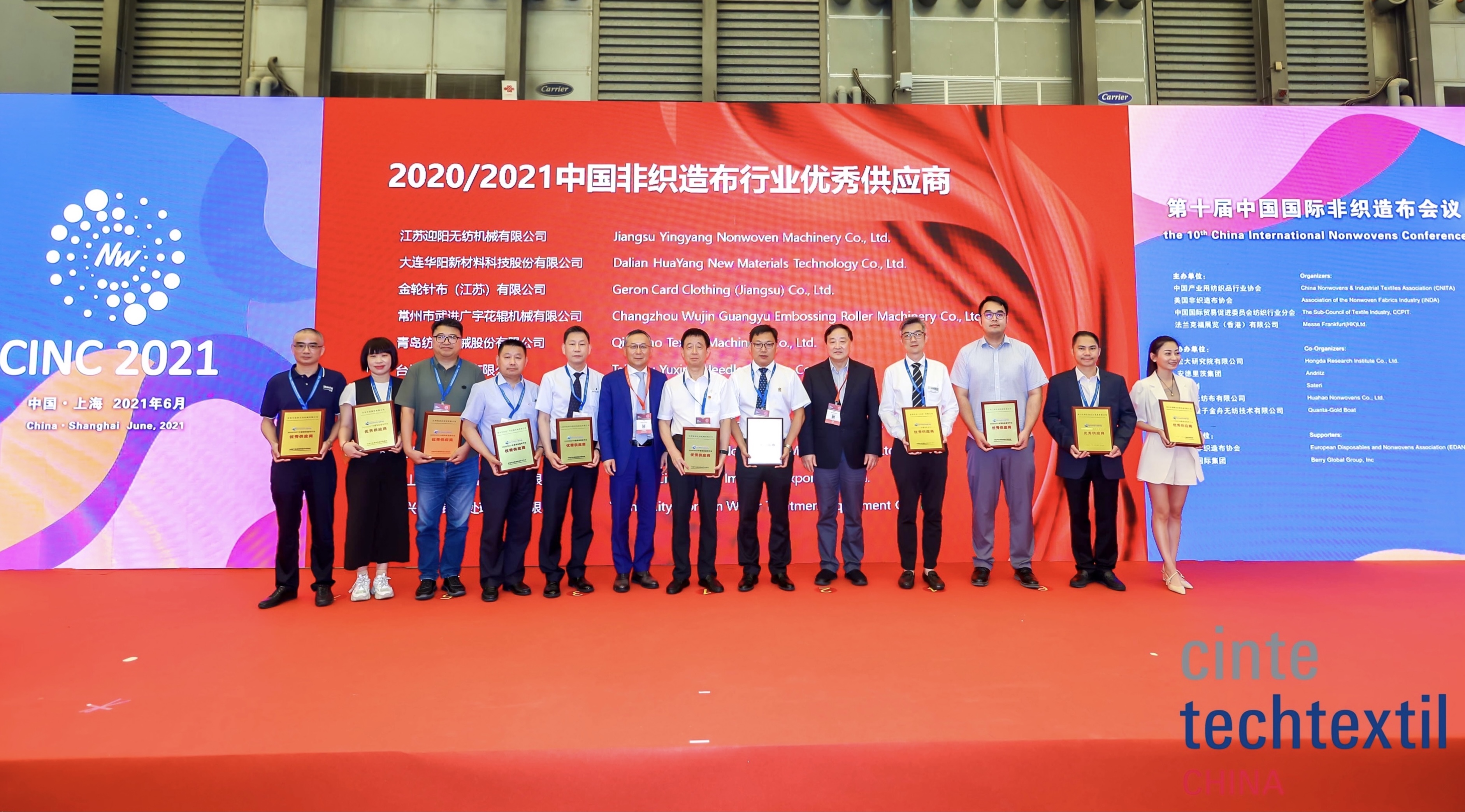 領獎圖片.jpg 領獎圖片.jpg